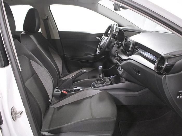 Usado Skoda Fabia Active 95 CV (69 kW) 2022 Blanco Berlina