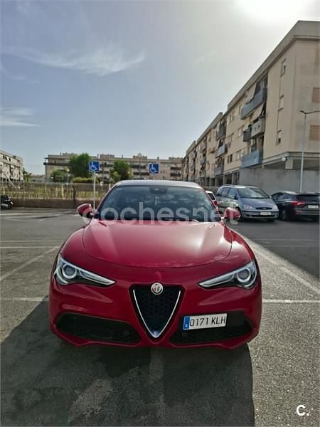 Rojo Usado 2018 Alfa Romeo Stelvio SUV | 27.800 € (Un poco caro) - Imagen 1/4
