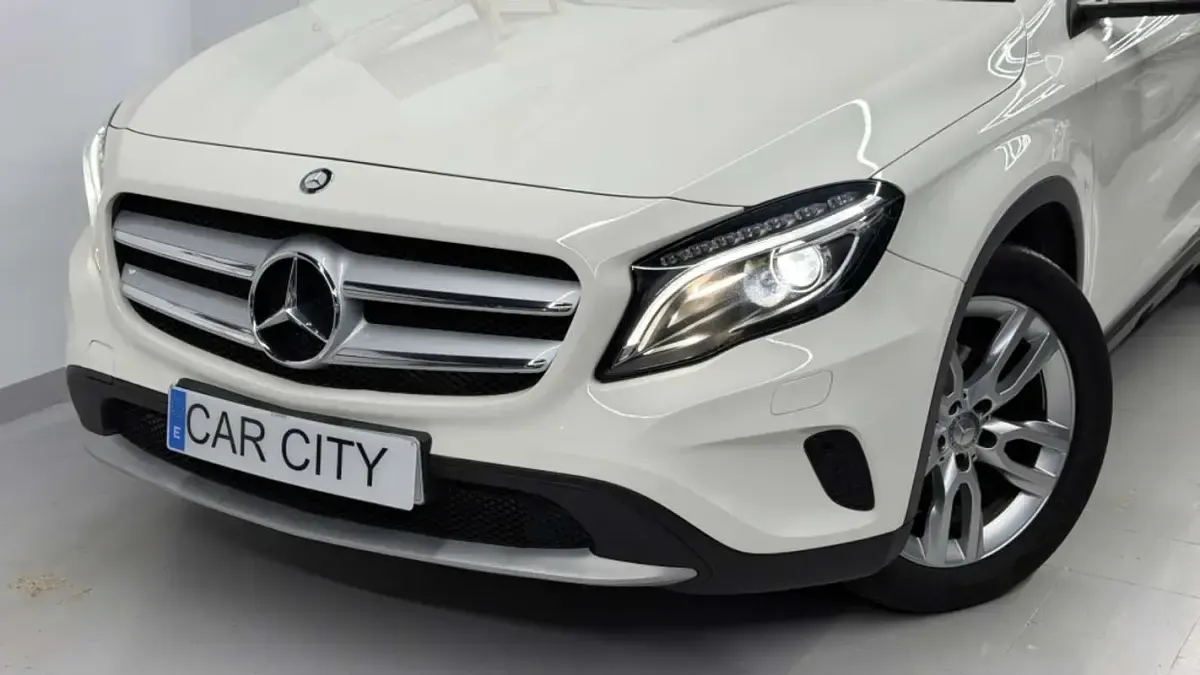 Usado Mercedes GLA200 Urban 136 CV (100 kW) 2015 Blanco SUV