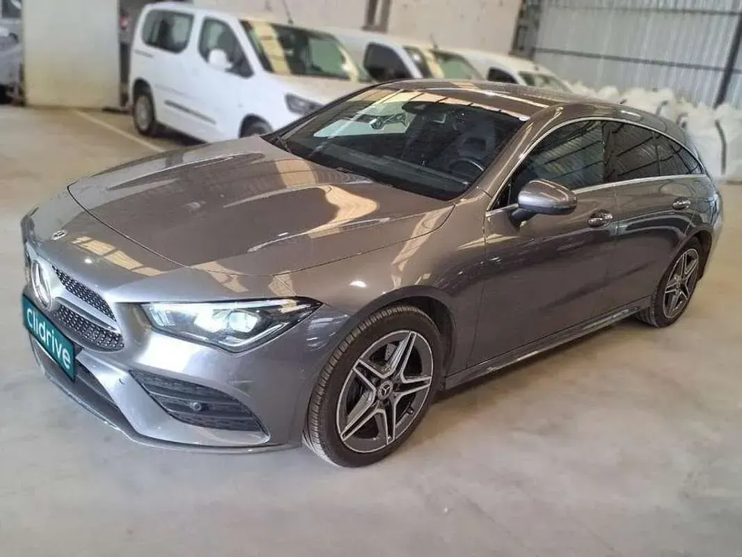 Usado Mercedes CLA250e Shooting Brake 218 CV (160 kW) 2022 Gris / plata Familiar