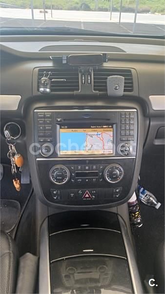 Usado Mercedes R350 265 CV (194 kW) 2010 Negro Monovolumen