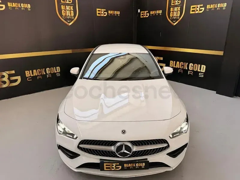 Usado Mercedes CLA200 Shooting Brake 150 CV (110 kW) 2022 Blanco Familiar