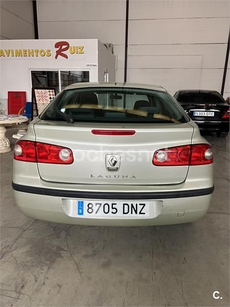 Usado Renault Laguna II Authentique 110 CV (80 kW) 2005 Beige Berlina