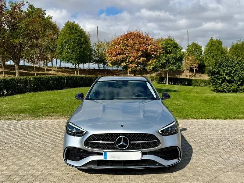 Usado Mercedes C300e 313 CV (230 kW) 2023 Gris / plata Familiar