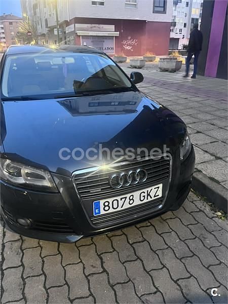 Gris / plata Usado 2009 Audi A3 Attraction Berlina | 7500 € (Super precio) - Imagen 1/4