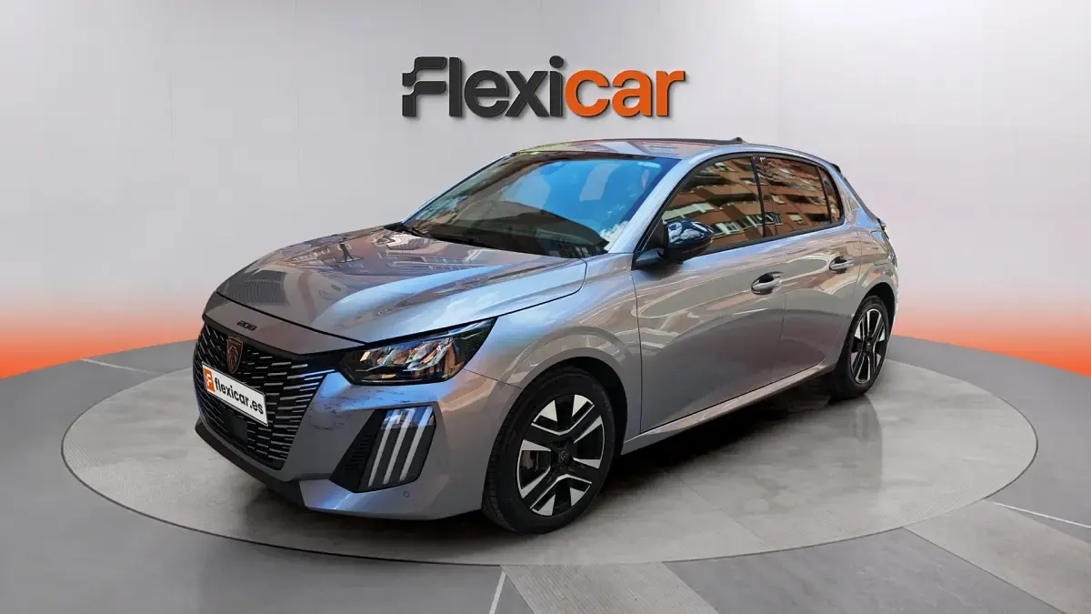 Usado Peugeot 208 Allure 101 CV (74 kW) 2025 Gris Utilitario