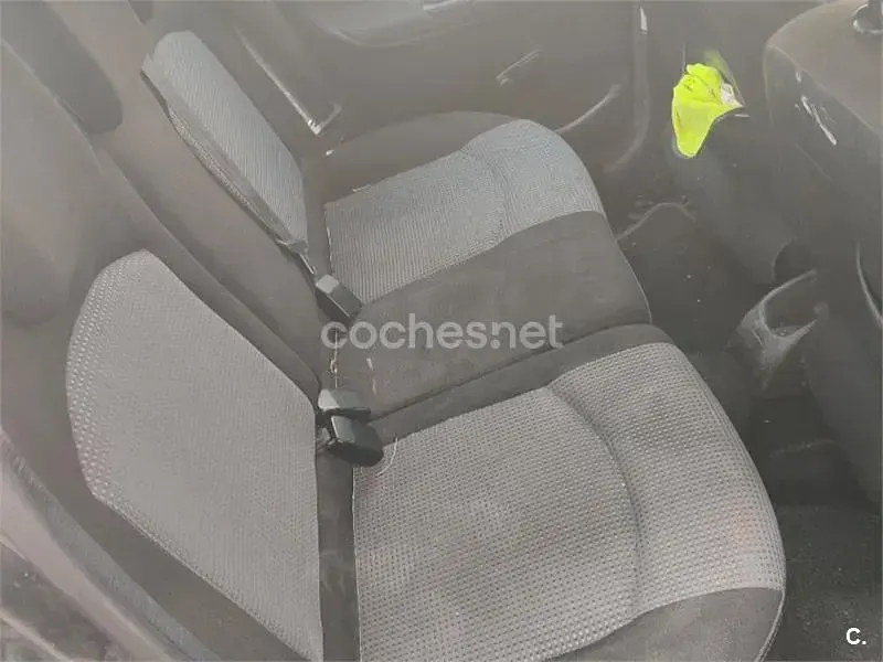 Usado Peugeot 206 70 CV (51 kW) 2005 Negro Berlina