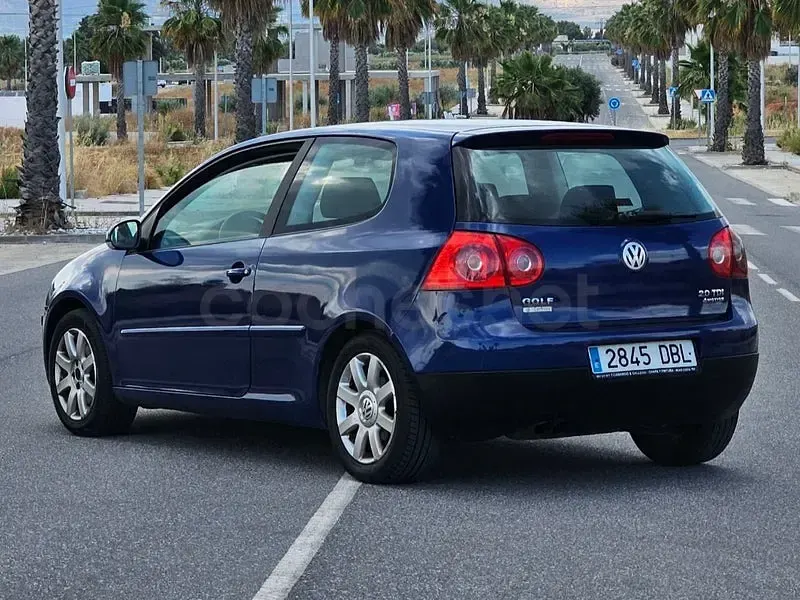 Usado VW Golf IV Highline 140 CV (102 kW) 2005 Azul Berlina