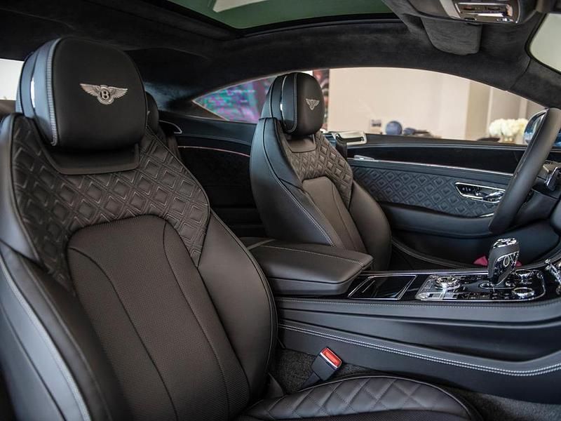 Usado Bentley Continental GT 551 CV (405 kW) 2022 Azul portofino Coupe