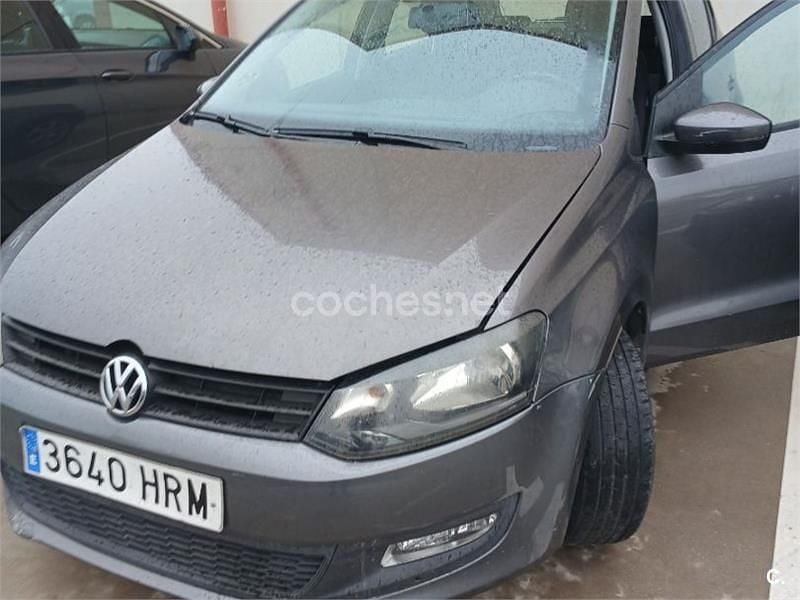 Gris / plata Usado 2013 VW Polo Advance Berlina | 4850 € (Buen precio) - Imagen 1/4