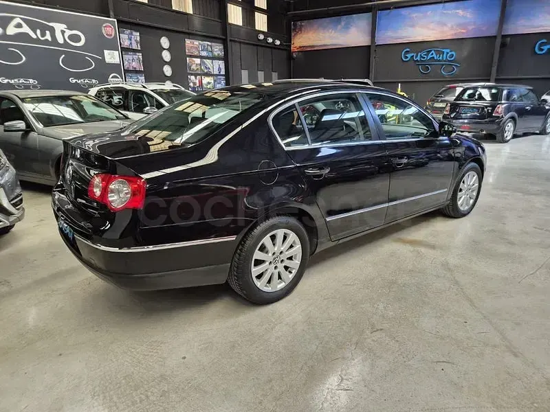 Usado VW Passat Highline 160 CV (117 kW) 2008 Negro Familiar