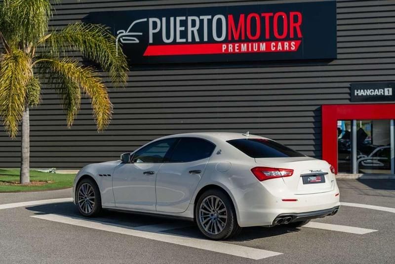 Usado Maserati Ghibli 350 CV (257 kW) 2018 Blanco Coupe