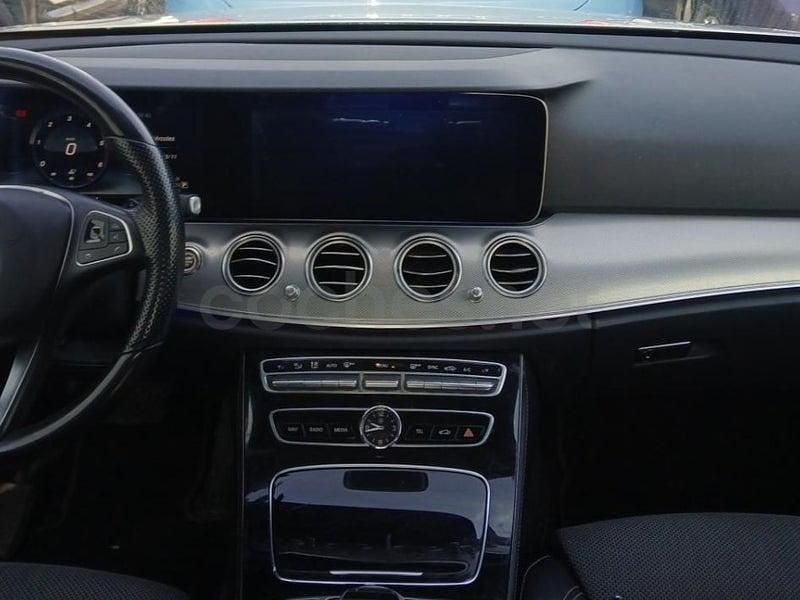 Usado Mercedes E220 194 CV (142 kW) 2018 Gris / plata Berlina