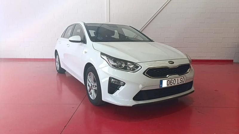 Używany Kia Ceed 136 KM (100 kW) 2021 Biały Hatchback