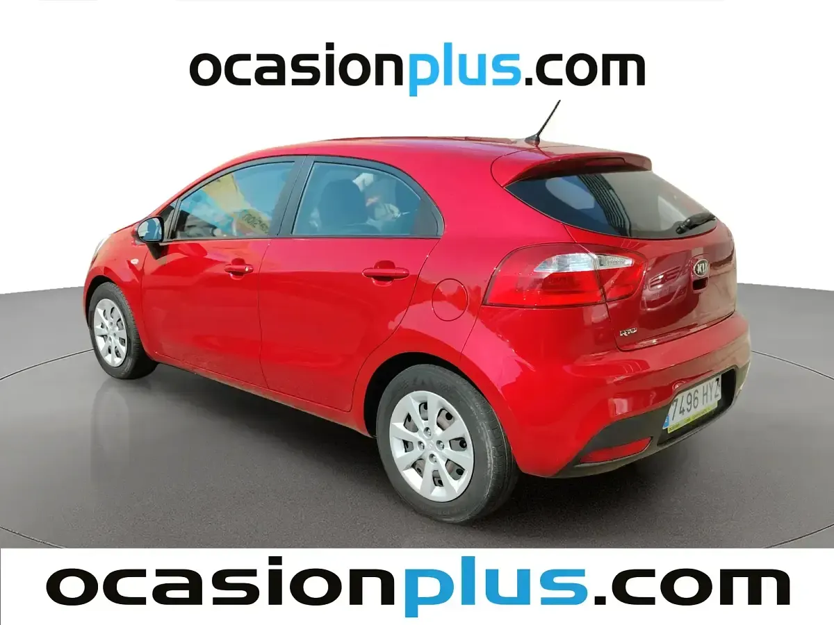 Usado Kia Rio 86 CV (63 kW) 2014 Rojo Utilitario