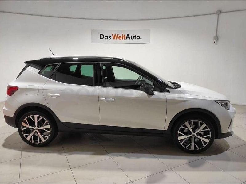 Usado Seat Arona Xperience 110 CV (80 kW) 2022 Blanco SUV