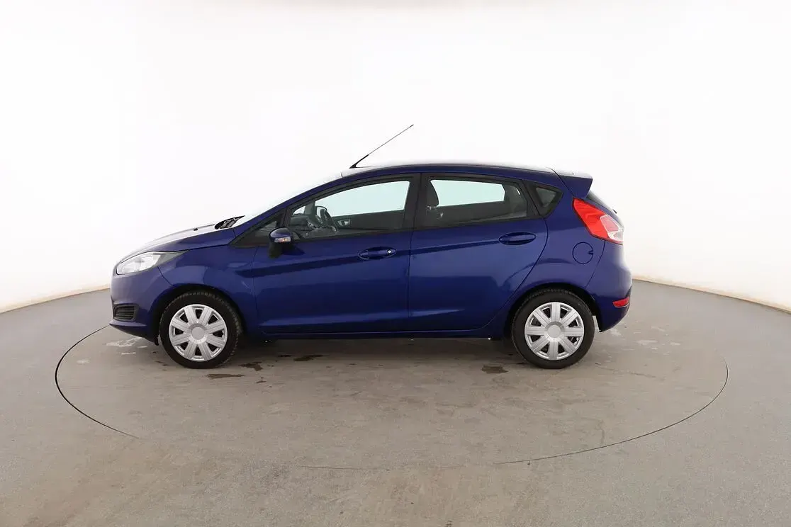 Usado Ford Fiesta Trend 82 CV (60 kW) 2014 Azul Utilitario