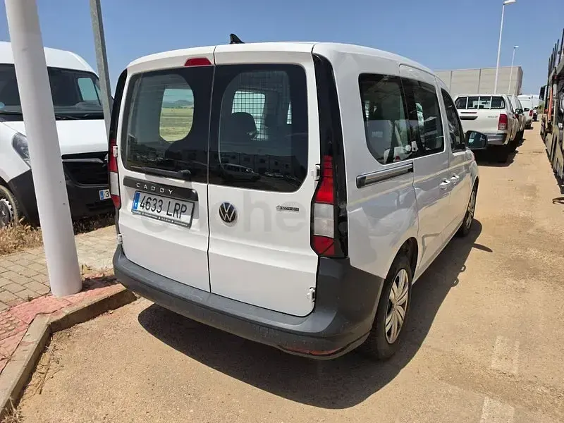 Usado VW Caddy California 122 CV (89 kW) 2021 Blanco Monovolumen