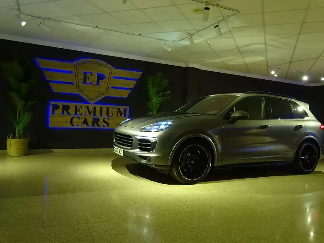 Usado Porsche Cayenne 385 CV (283 kW) 2016 Gris SUV