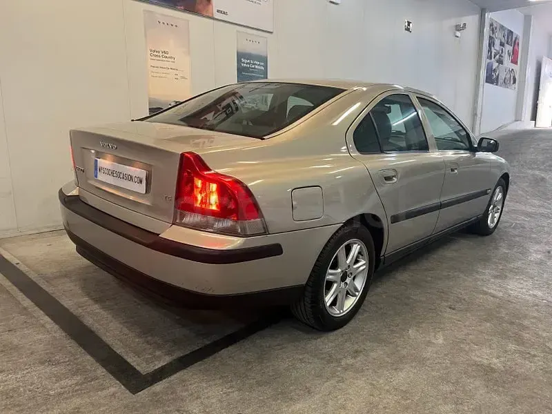 Begagnad Volvo S60 250 HK (183 kW) 2003 Beige Sedan