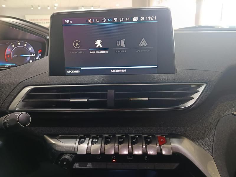 Usado Peugeot 3008 Allure 130 CV (95 kW) 2019 Gris SUV