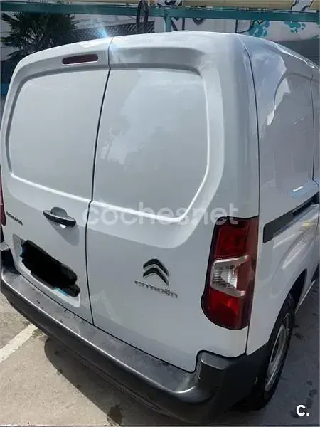 Usado Citroën Berlingo 100 CV (73 kW) 2024 Blanco Monovolumen
