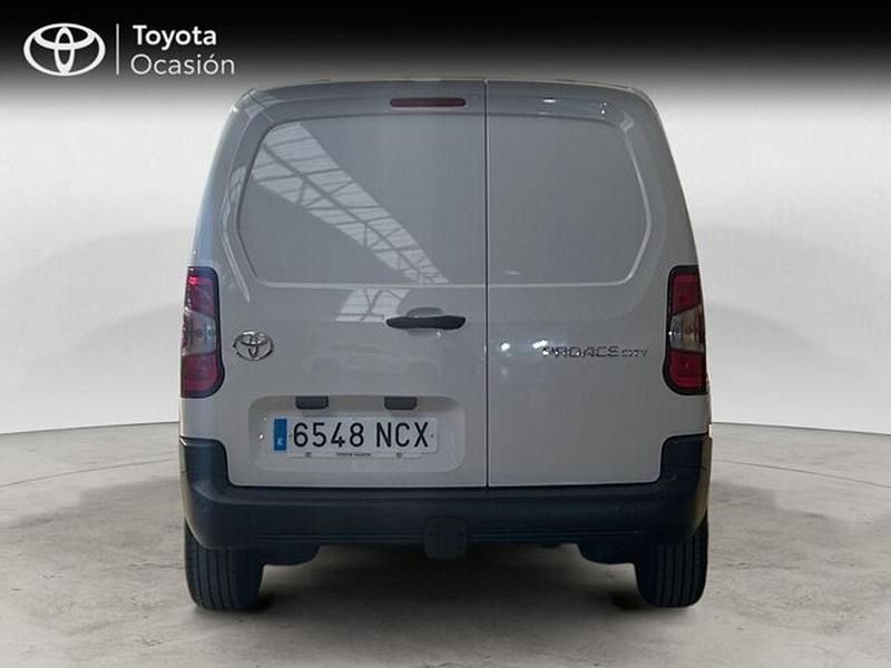 Usado Toyota Proace City City 100 CV (73 kW) 2025 Blanco Monovolumen