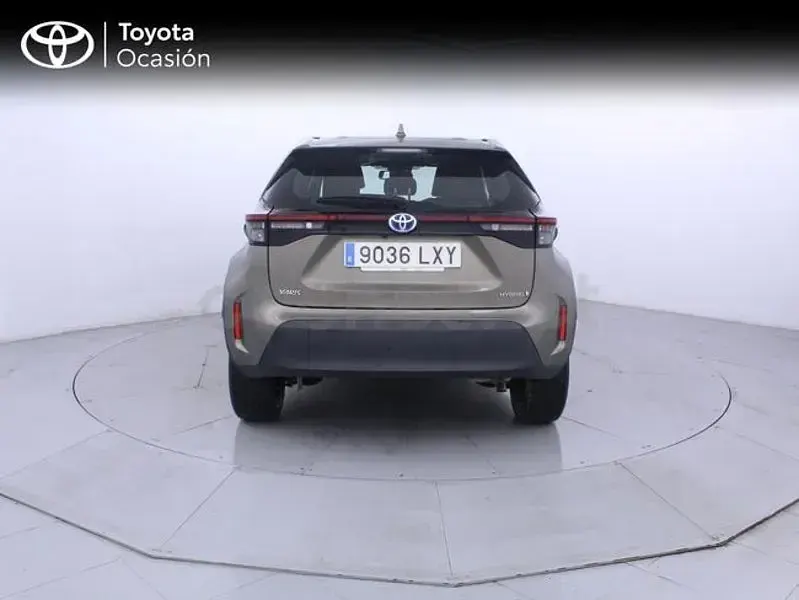 Usado Toyota Yaris Cross Active 116 CV (85 kW) 2022 Marrón SUV