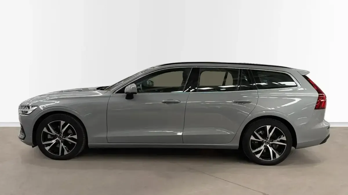 Usado Volvo V60 Core 197 CV (144 kW) 2025 Gris Familiar