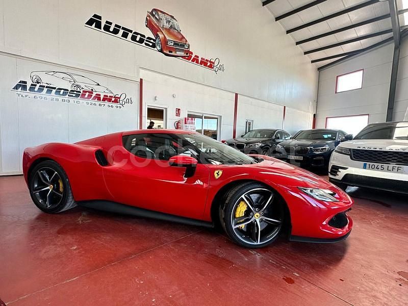 Usado Ferrari 296 830 CV (610 kW) 2023 Rojo Coupe