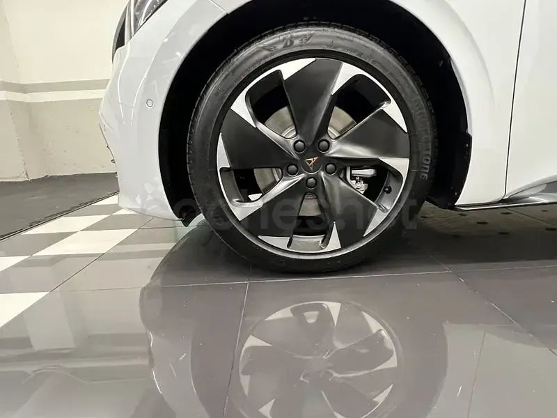 Nuevo Cupra Born e-Boost 169 kW (231 CV) 2025 Eléctrico Utilitario