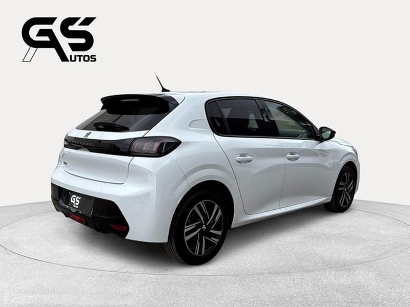 Usado Peugeot 208 Active 102 CV (75 kW) 2023 Blanco Utilitario