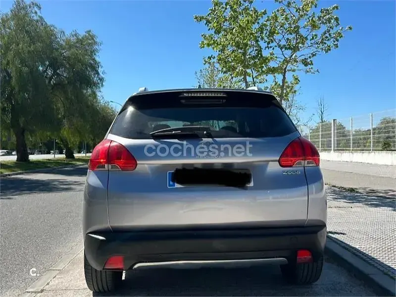 Usado Peugeot 2008 Style 82 CV (60 kW) 2016 Gris / plata SUV
