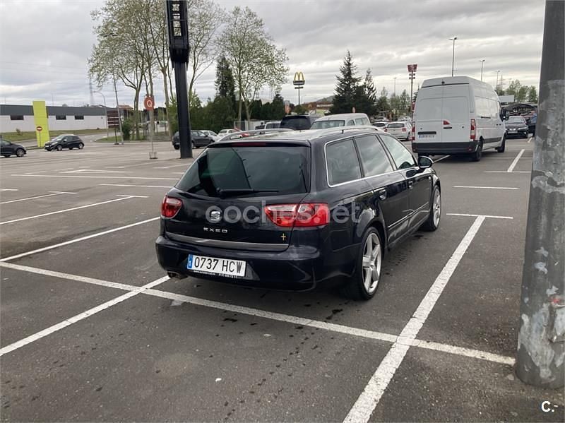 Usado Seat Exeo Sport 143 CV (105 kW) 2011 Negro Familiar