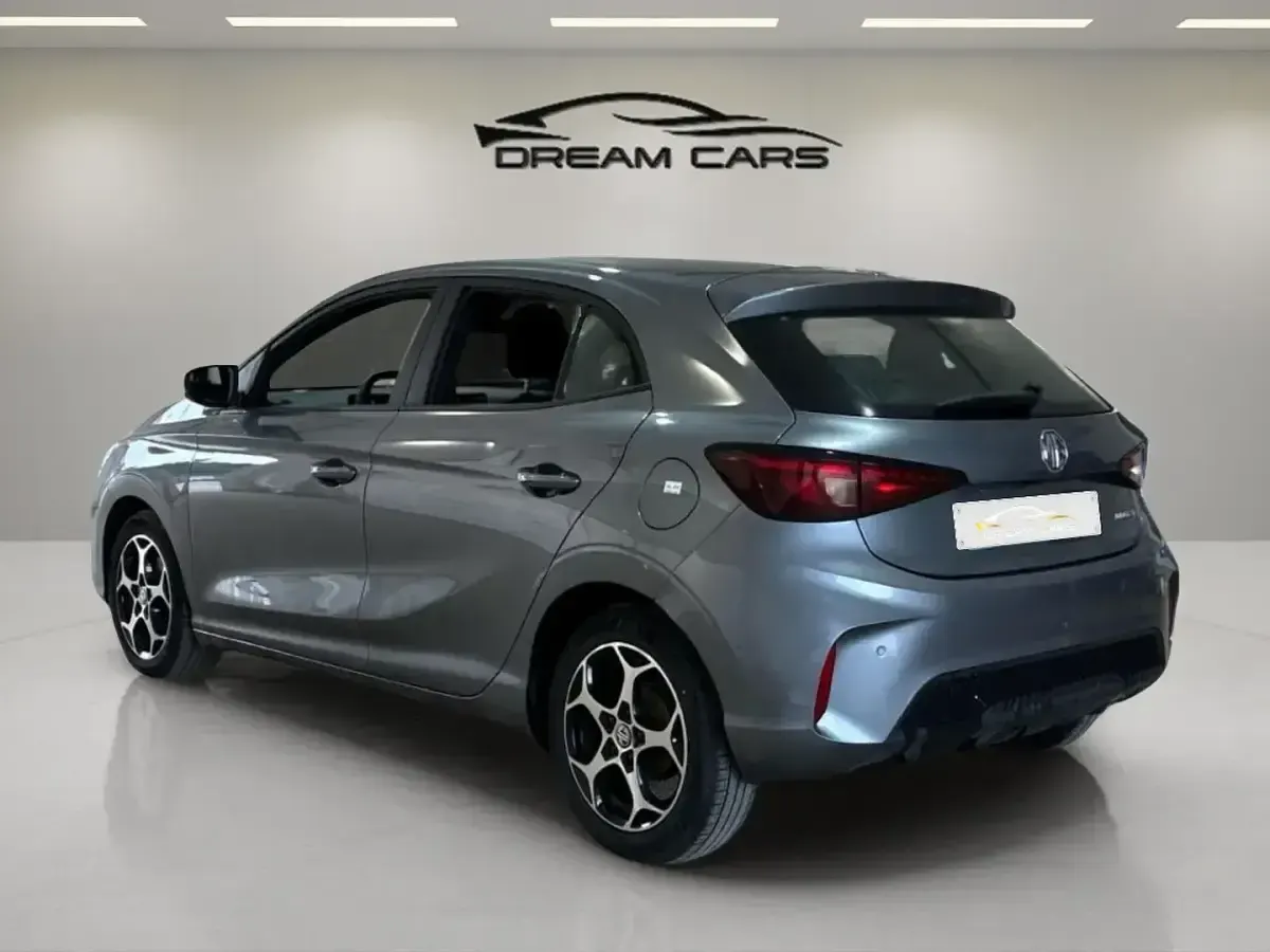 Usado MG MG3 Comfort 116 CV (85 kW) 2025 Gris / plata Utilitario