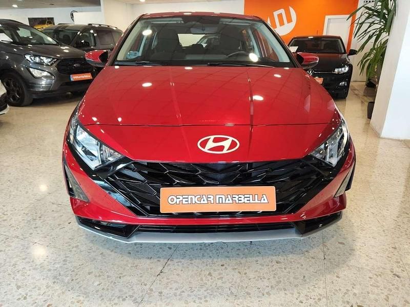 Usado Hyundai i20 101 CV (74 kW) 2024 Rojo Utilitario