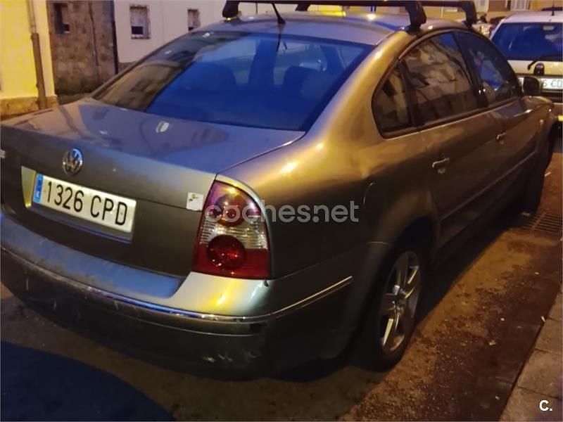 Usado VW Passat Edition 130 CV (95 kW) 2003 Verde Berlina