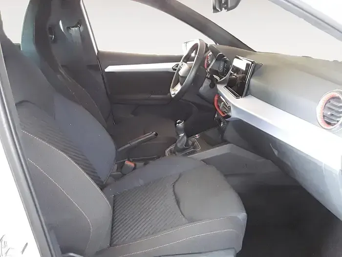 Usado Seat Ibiza FR 115 CV (84 kW) 2025 Blanco Utilitario