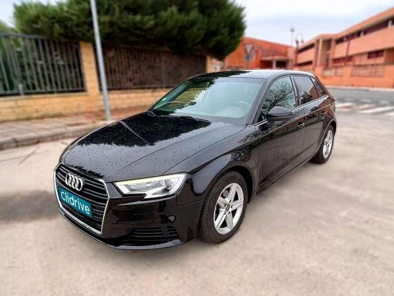 Usado Audi A3 Sportback Ambiente 150 CV (110 kW) 2018 Negro Utilitario