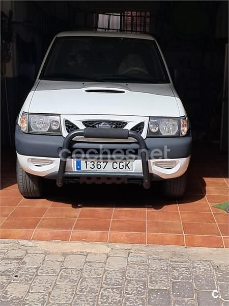 Blanco Usado 2002 Nissan Terrano SUV | 9999 € (Precio justo) - Imagen 1/4