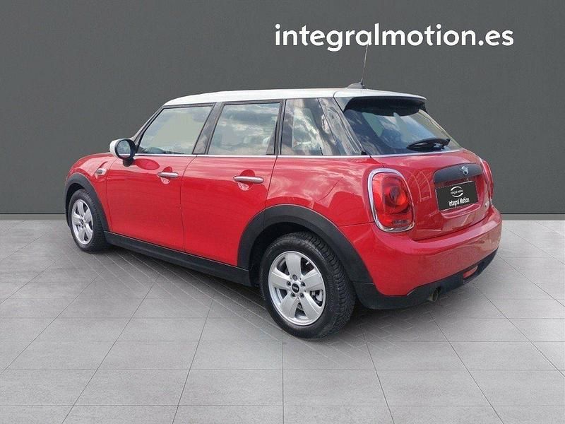 Usado Mini ONE 103 CV (75 kW) 2020 Rojo Utilitario