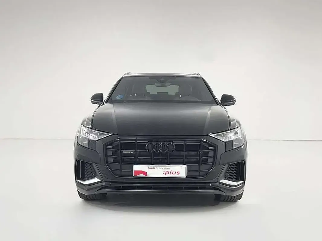 Usado Audi Q8 Ambiente 286 CV (210 kW) 2022 Negro SUV