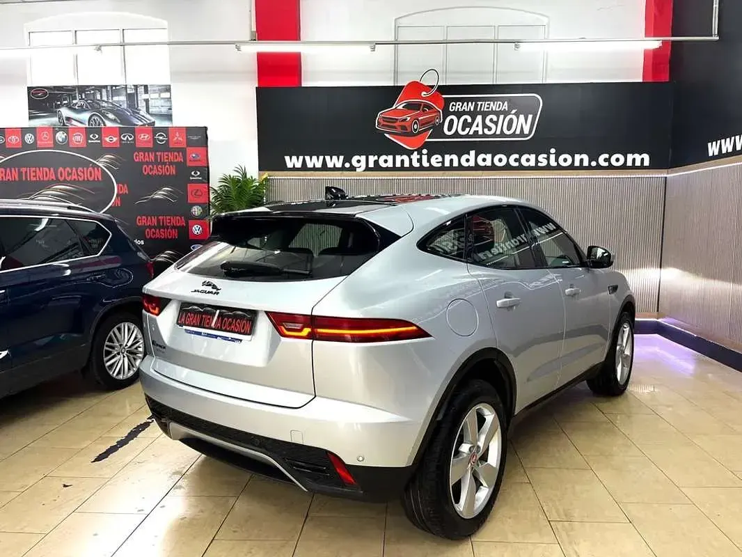 Usado Jaguar E-Pace R-Dynamic 162 CV (119 kW) 2022 Gris SUV