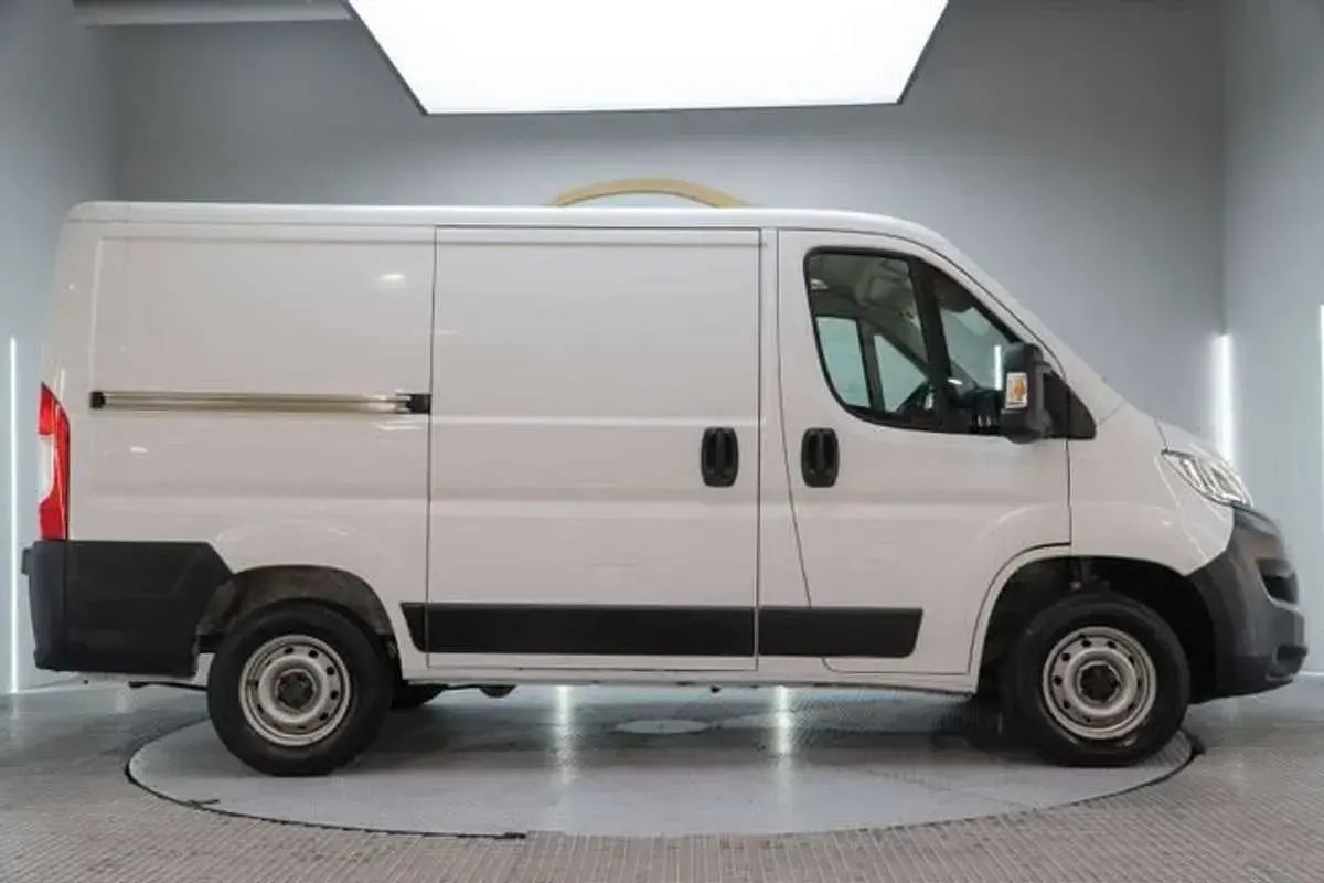 Usado Fiat Ducato 33 Easy 120 CV (88 kW) 2023 Blanco Van