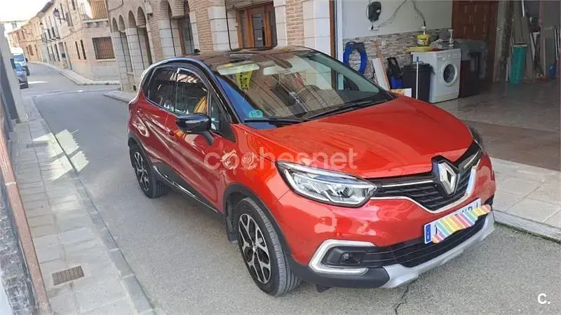 Używany Renault Captur XMOD 120 KM (88 kW) 2017 Czerwony SUV