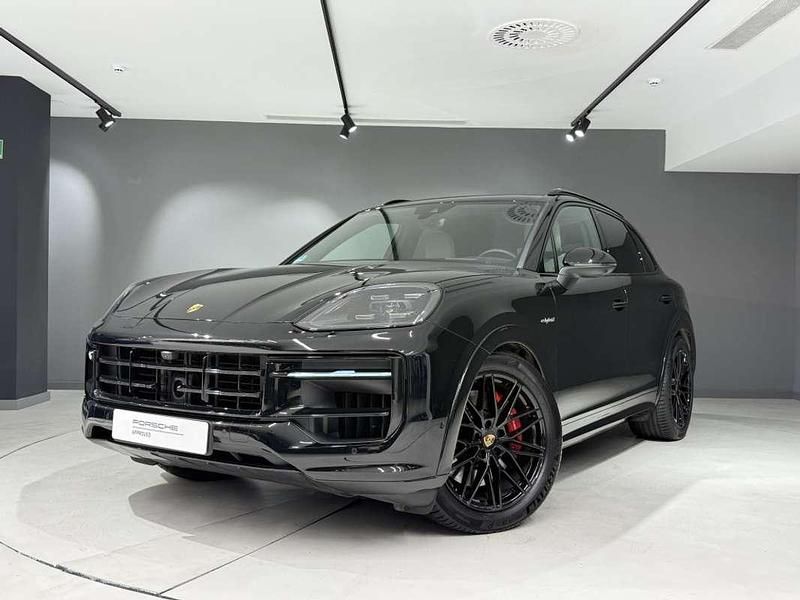 Negro Usado 2024 Porsche Cayenne S E-Hybrid SUV | 119.900 € - Imagen 1/4