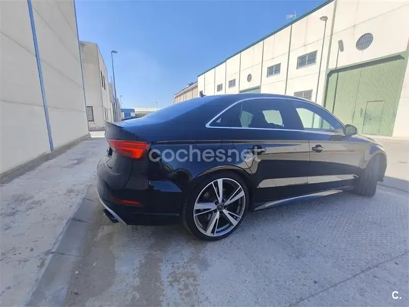 Usado Audi RS3 400 CV (294 kW) 2017 Negro Berlina
