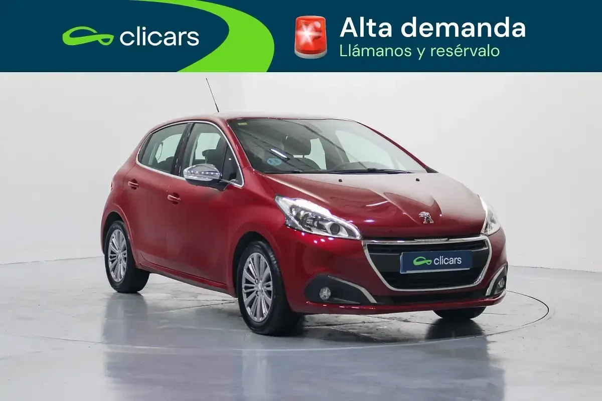 Usado Peugeot 208 Allure 100 CV (73 kW) 2016 Rojo Utilitario
