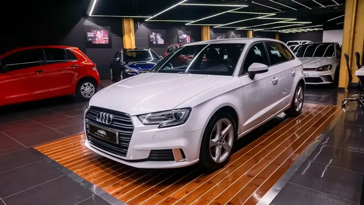 Usado Audi A3 Sportback 150 CV (110 kW) 2018 Blanco Utilitario