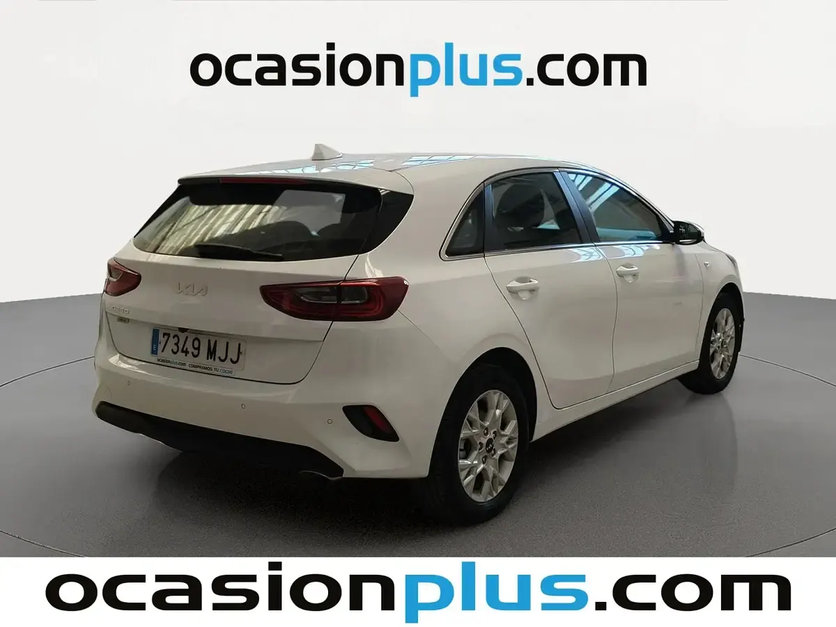 Usado Kia Ceed 136 CV (100 kW) 2023 Blanco Utilitario